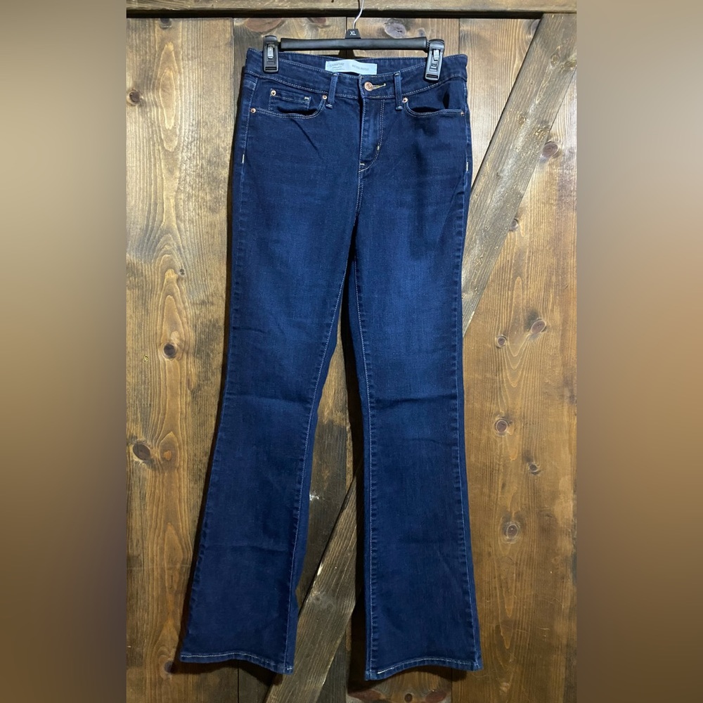 Levi Strauss Mid Rise Bootcut, size 6M, W28/L32